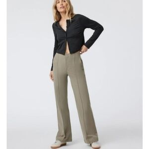 Vuori Meta Wideleg Pant in Taupe Size Medium